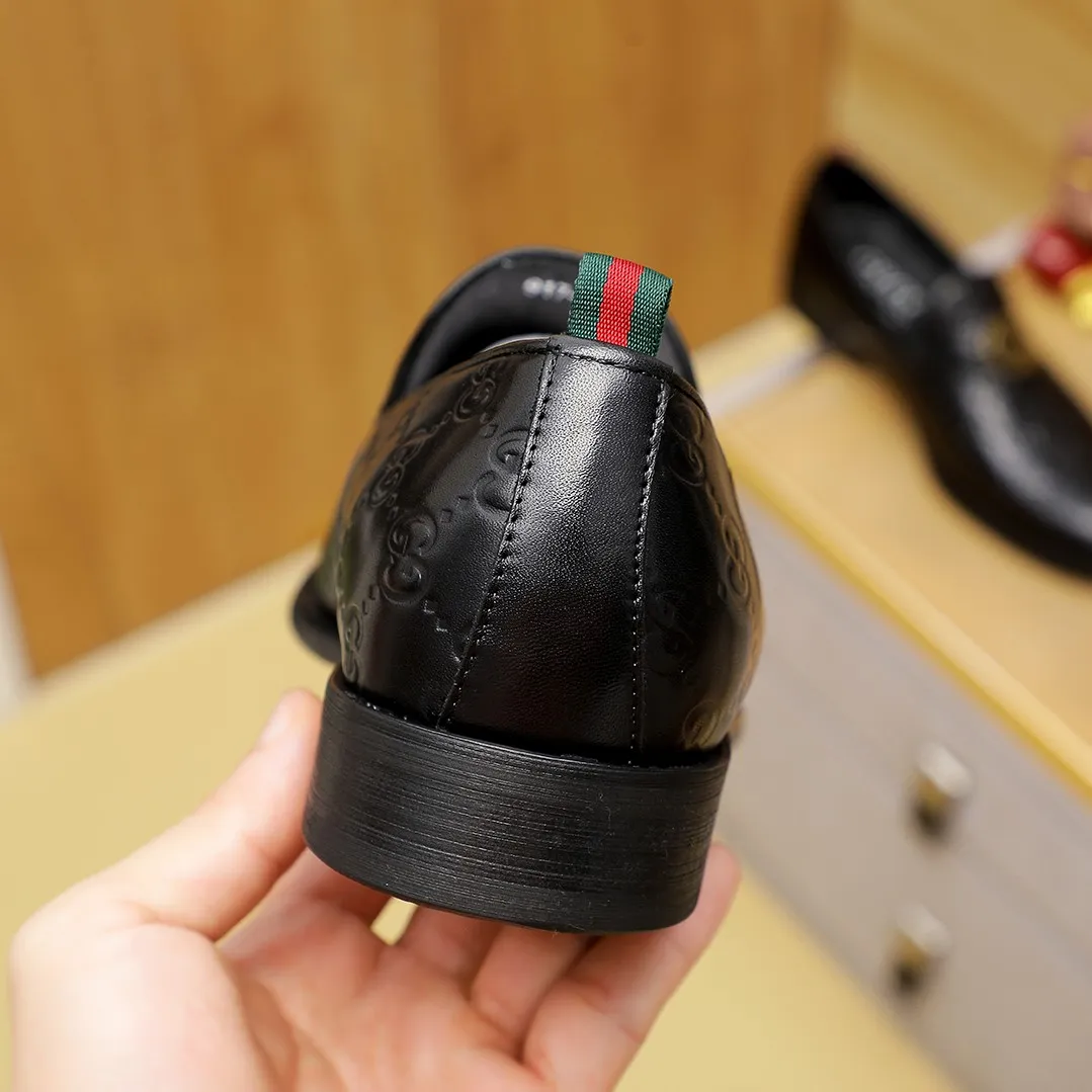 Men's men's shoes 💰400 🆘【GUCCI】Gucci ·🐑里· Hot-selling beanie shoes, top brand luxury, top quality, latest fashion beanie shoes.. The upper is made of original first-layer cowhide. (🐑leather·inner). The original stylish and stylish soft rubber wear-resistant and non-slip outsole is light and comfortable on the foot, available in black! Matching code: 39/45 (38.46. Can be customized)
